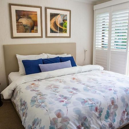 2 Bedroom Renovated Townhouse, Walk To Noosa River Noosaville Εξωτερικό φωτογραφία