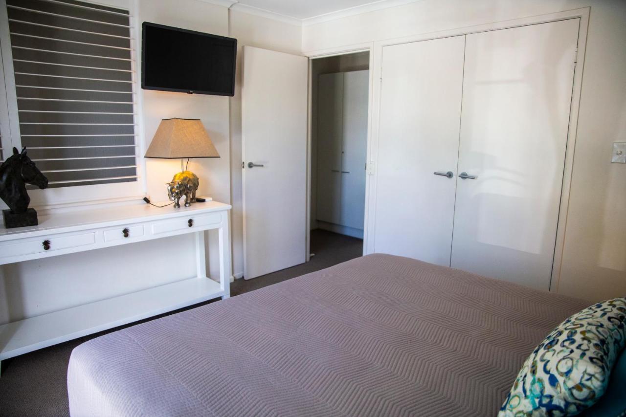 2 Bedroom Renovated Townhouse, Walk To Noosa River Noosaville Εξωτερικό φωτογραφία