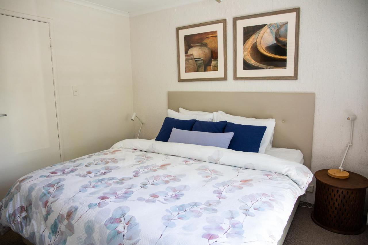 2 Bedroom Renovated Townhouse, Walk To Noosa River Noosaville Εξωτερικό φωτογραφία
