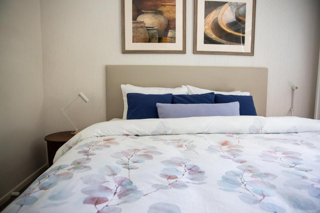 2 Bedroom Renovated Townhouse, Walk To Noosa River Noosaville Εξωτερικό φωτογραφία